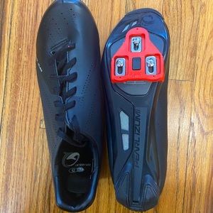 NWOT Pearl Izumi Cycling/Spinning Shoe with SPD/SL Clips Included | Size: 9.5